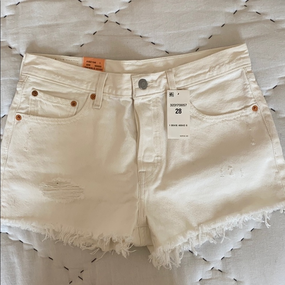 Levi’s 501 white shorts
